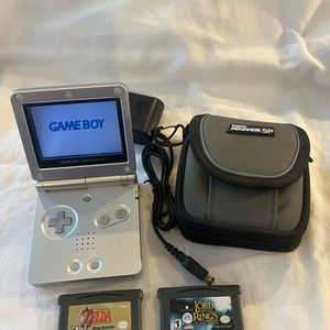 Nintendo Gameboy Advance SP w/case, charger, Zelda & Lord Of The Rings